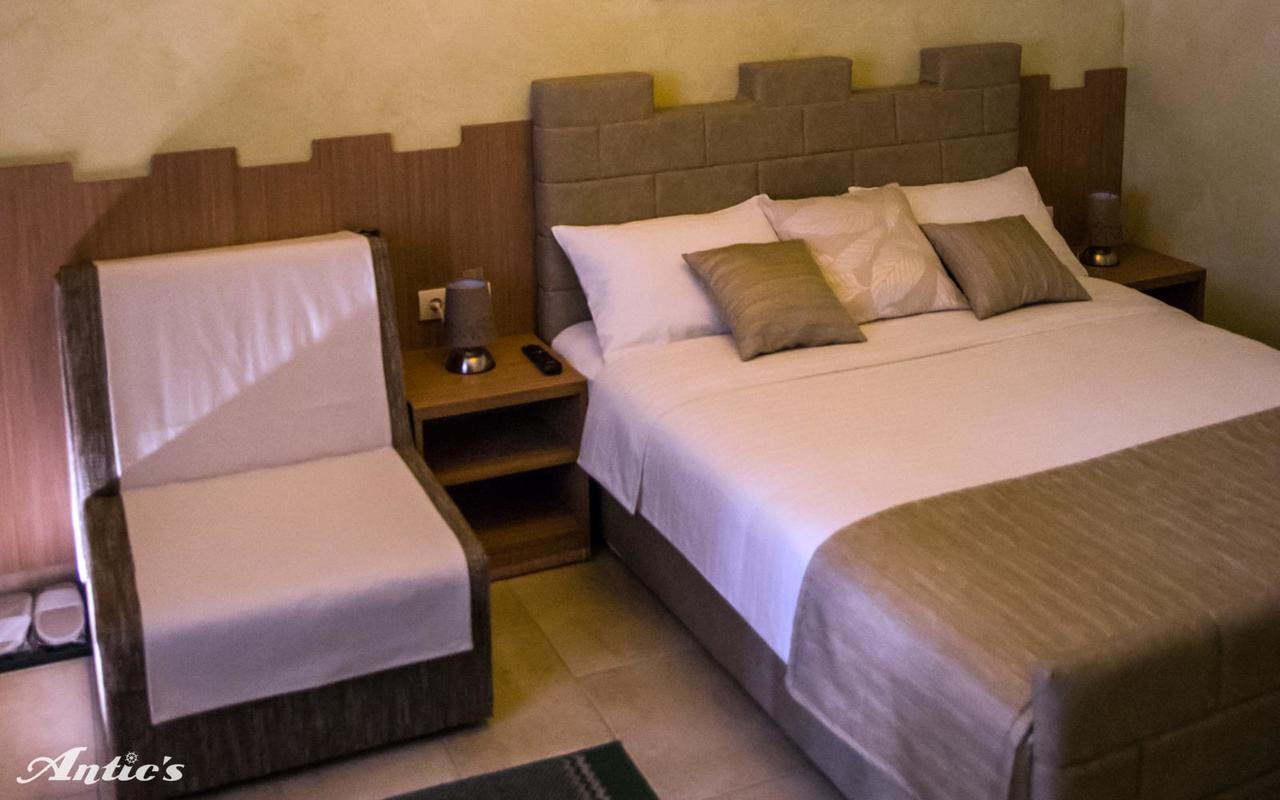 Motel Pizzeria Antic'S Laktaši Eksteriør billede